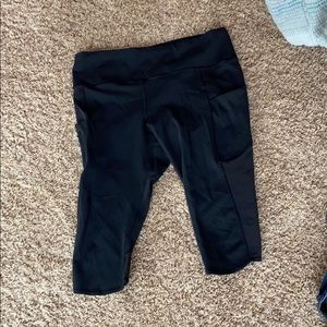 Athleta Short capri leggings